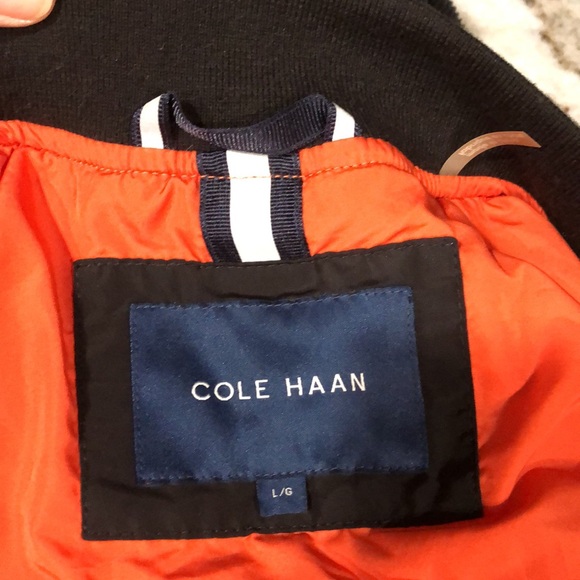 Like new! - COLE HAAN - 2 Jackets in one! - Puffer & Weather Proof Outer Coat - Picture 4 of 13